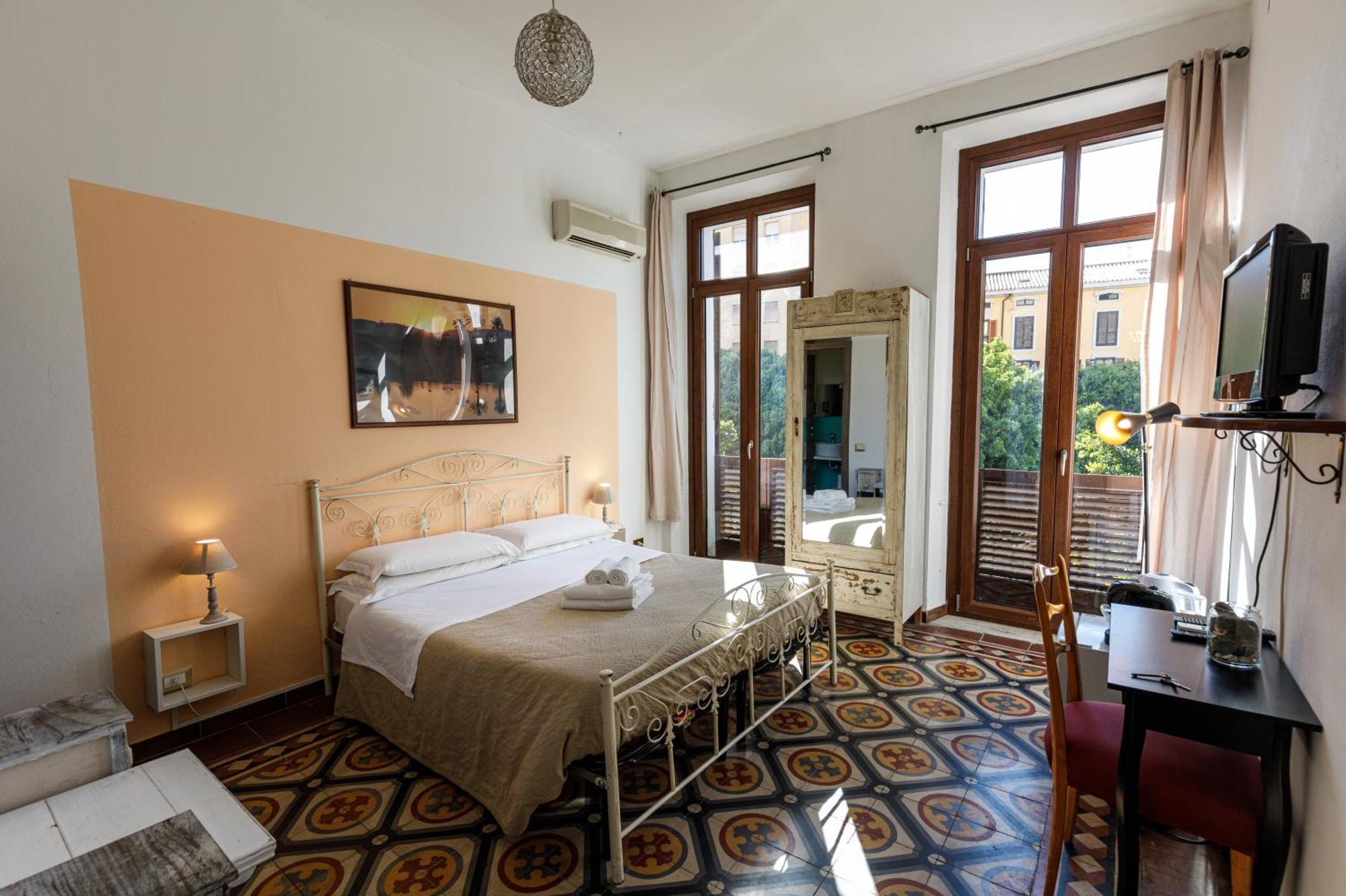 Onlyrooms III - Recommended For Under 30S Cagliari Szoba fotó