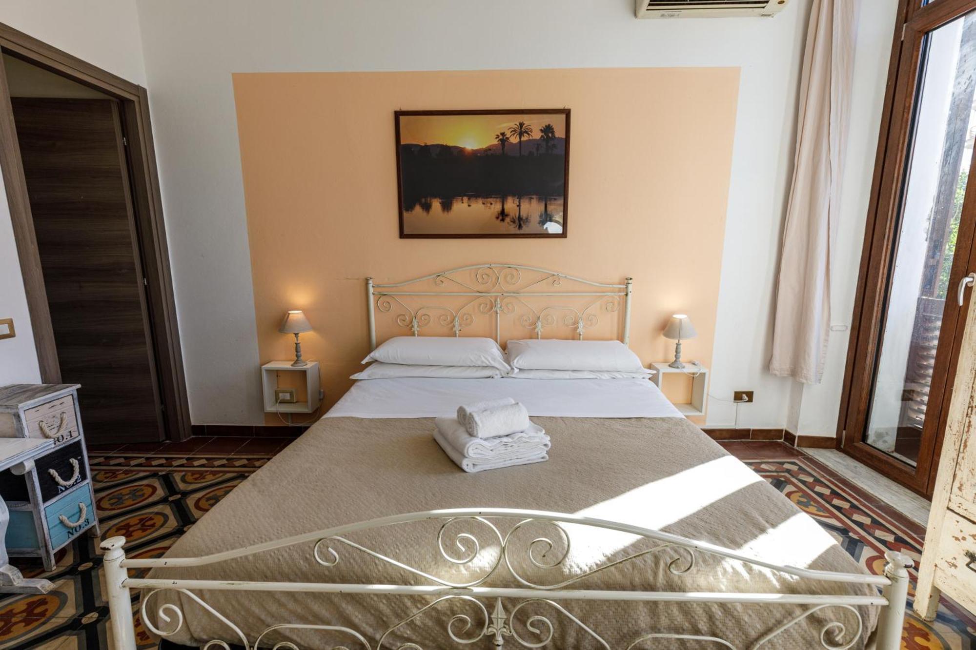 Onlyrooms III - Recommended For Under 30S Cagliari Szoba fotó
