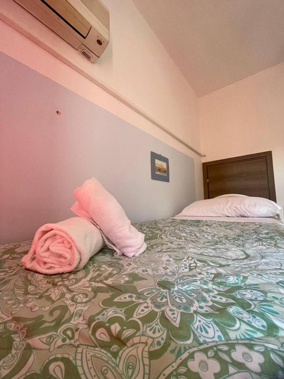 Onlyrooms III - Recommended For Under 30S Cagliari Szoba fotó
